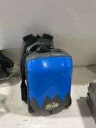 VROOM BATMAN RIDE ON CHILDS LUGGAGE