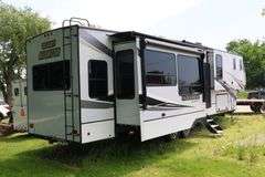 2021 ALLIANCE PARADIGM 370FB CAMPER TRAILER