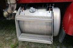 2004 PETERBILT 330 TANDEM AXLE DUMP TRUCK