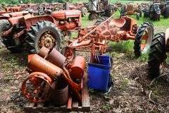 ALLIS CHALMERS 'G' TRACTOR & PLANTER