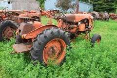 ALLIS CHALMERS 'B' TRACTOR WITH HYDRAULIC UNDER MOUNT