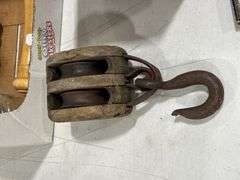 SHOE SHINE BOX, PULLEY, INSULATOR & 2 BOSCO BOTTLES