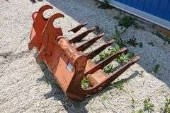 KUBOTA 48" ROOT RAKE