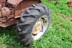 ALLIS CHALMERS D14 TRACTOR