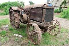 MCCORMICK 15-30 ROAD GRADER TRACTOR
