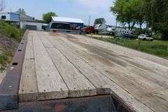 2001 INTERNATIONAL 8100 TANDEM AXLE ROLL OFF TRUCK