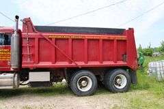 2004 PETERBILT 330 TANDEM AXLE DUMP TRUCK