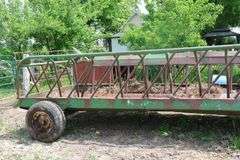 20' BALE FEEDER WAGON