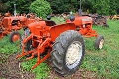 ALLIS CHALMERS D12 SERIES III TRACTOR