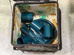 PICNIC BASKET WITH PLATES, MUGS & CUTLERY