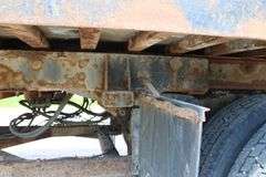 2001 INTERNATIONAL 8100 TANDEM AXLE ROLL OFF TRUCK