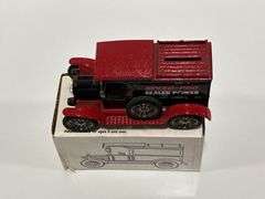 ERTL SPEED-PRO 1913 MODEL T DELIVERY BANK - 1/25