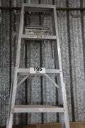 8' ALUMINUM LADDER