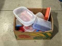 BOX OF PLASTICWARE & FOOD STORAGE CONTAINERS