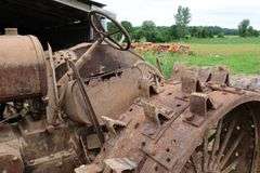 MCCORMICK 15-30 ROAD GRADER TRACTOR