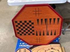 FAMILY FUN CENTRE 4 IN 1 CROKINOLE BOARD WITH MEN