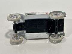 ERTL DAIRY QUEEN 1917 FORD MODEL T VAN BANK - 1/25