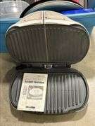 TOTE OF BAKEWARE & KITCHEN ITEMS