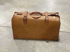 VINTAGE LEATHER BRIEFCASE