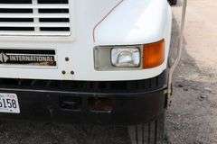 2001 INTERNATIONAL 8100 TANDEM AXLE ROLL OFF TRUCK