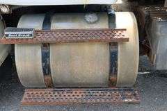2001 INTERNATIONAL 8100 TANDEM AXLE ROLL OFF TRUCK