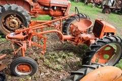 ALLIS CHALMERS 'G' TRACTOR & PLANTER