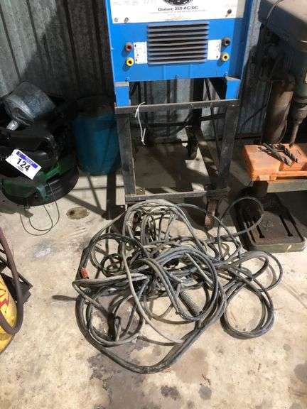 MILLER DIAL ARC 250- AC/DC ARC WELDING POWER SOURCE