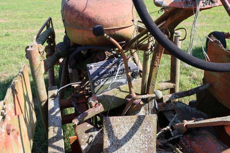 ALLIS-CHALMERS WD 45 ROW CROP TRACTOR WITH LOADER