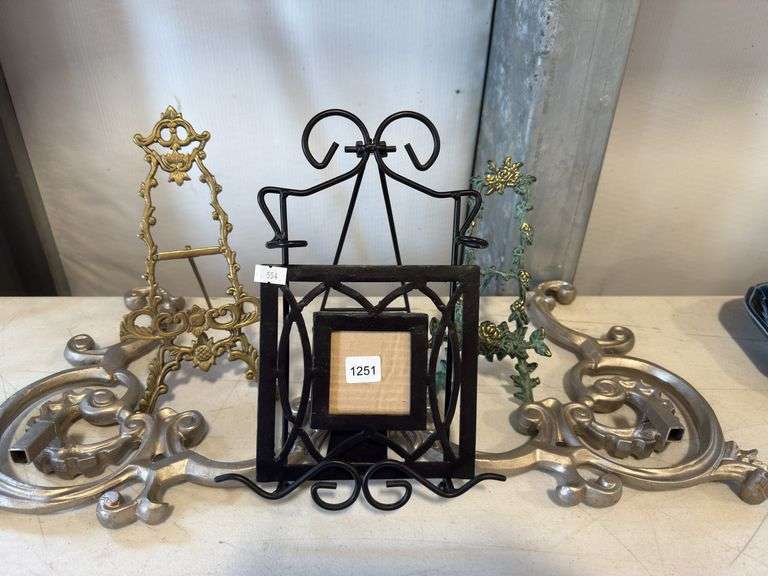 GROUP OF PICTURE EASLES & HANGING BRACKET - Shackelton Auctions Inc.