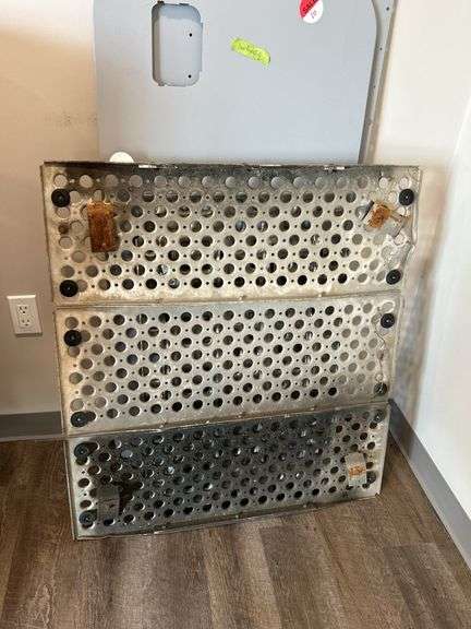 TWO TRUCK DECK PLATES