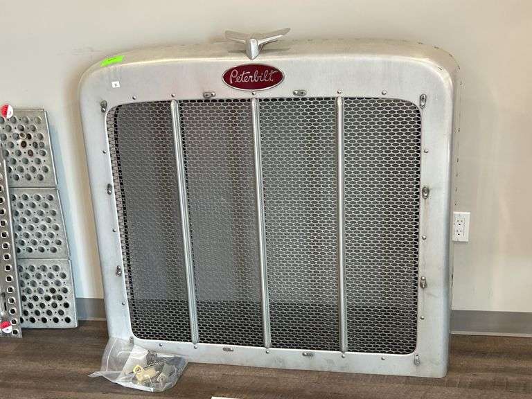 PETERBILT FRONT TRUCK GRILL FOR 389 PETERBILT - 50"X45"