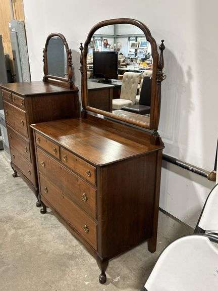 MIRRORED DRESSER 43"X21"X63"