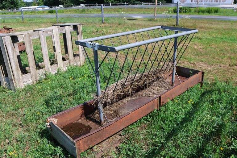 HAY FEEDER