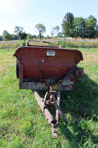 NEW HOLLAND MANURE SPREADER