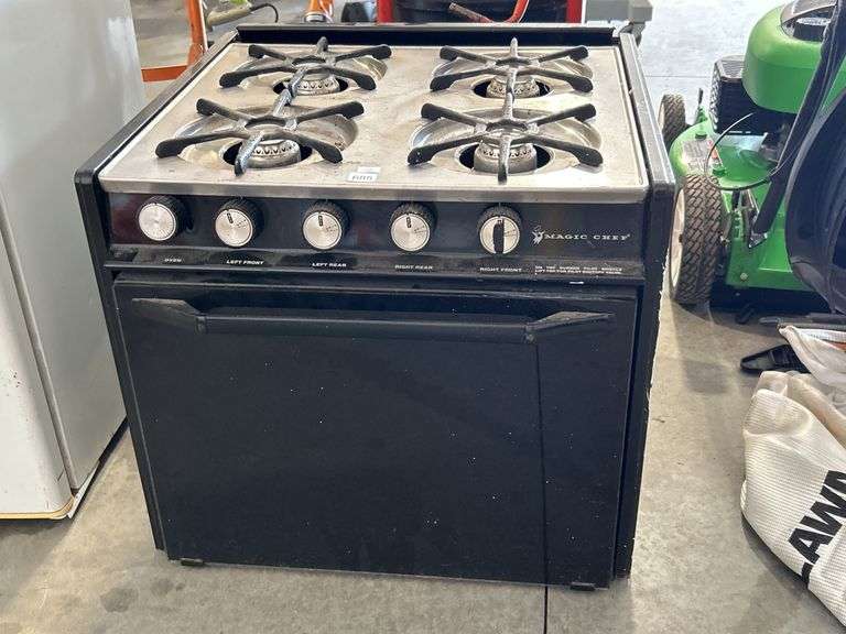 MAGIC CHEF FOUR BURNER GAS STOVE - 22"X22"X19" - Shackelton Auctions Inc.
