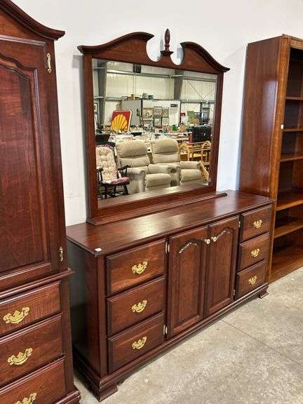 MIRRORED DRESSER 65"X18"X91"