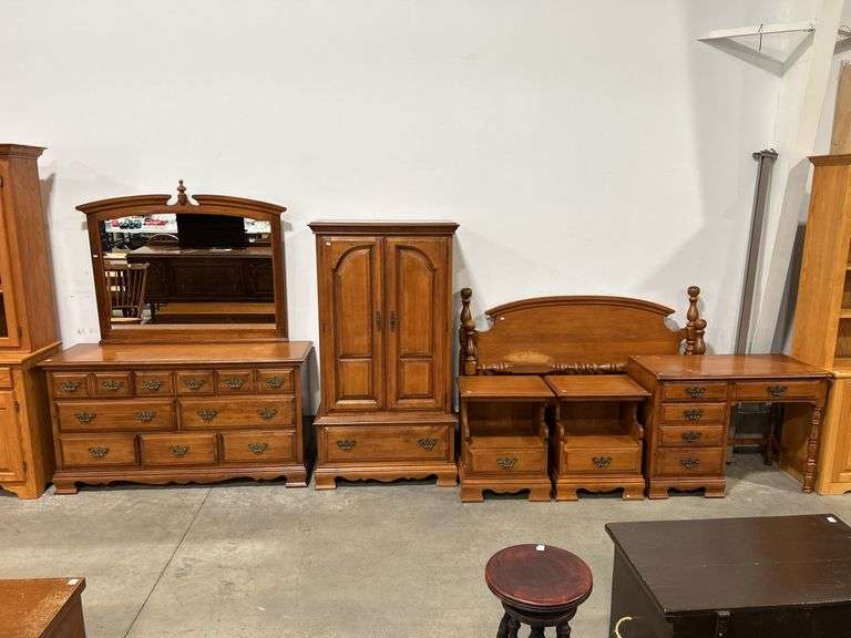 KROEHLER SIX PIECE QUEEN BEDROOM SET