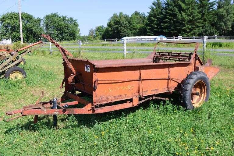 GEORGE WHITE MANURE SPREADER