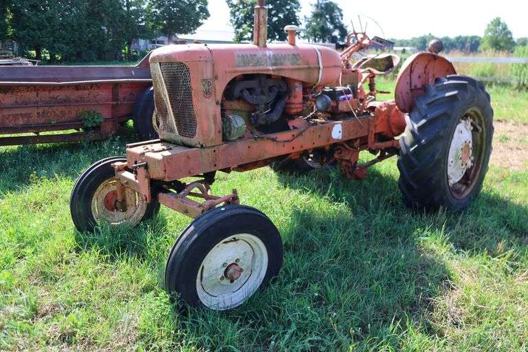ALLIS-CHALMERS WD 45 TRACTOR