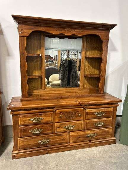 MIRRORED DRESSER 70"X19"X80"
