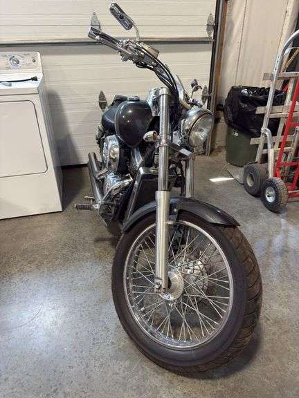 2001 HONDA SHADOW SPIRIT 750DC MOTORCYLCE - Shackelton Auctions Inc.