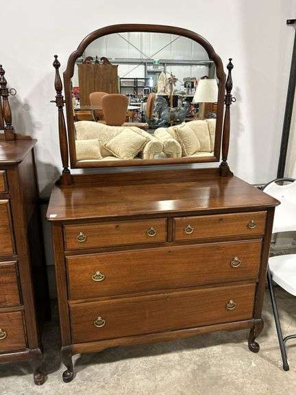 MIRRORED DRESSER 43"X21"X63"