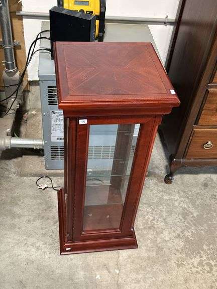LIGHTED DISPLAY CABINET WITH TWO GLASS SHELVES 15"X15"X36"