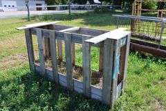 HAY FEEDER