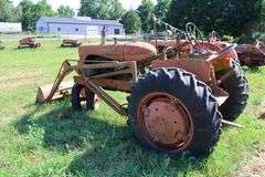 ALLIS-CHALMERS WD 45 ROW CROP TRACTOR WITH LOADER