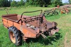 GEORGE WHITE MANURE SPREADER