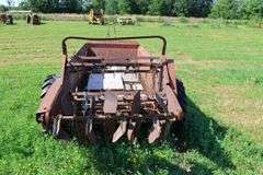 GEORGE WHITE MANURE SPREADER