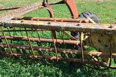 NEW HOLLAND 258 HAY RAKE