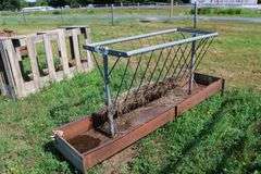 HAY FEEDER