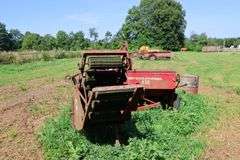 IH 430 SMALL SQUARE BLAER WITH #10 THROWER